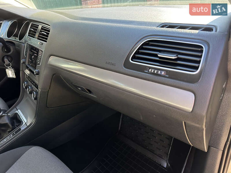 Универсал Volkswagen Golf 2015 в Лопатине фото 77 Универсал Volkswagen Golf 2015 в Лопатине