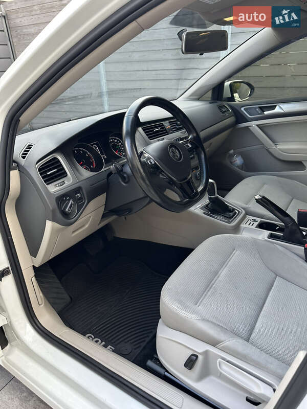 Универсал Volkswagen Golf 2016 в Киеве фото 8 Универсал Volkswagen Golf 2016 в Киеве
