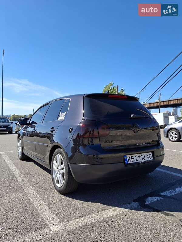 Хэтчбек Volkswagen Golf 2008 в Днепре