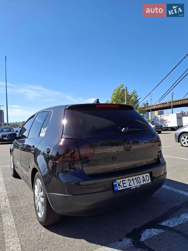 Хэтчбек Volkswagen Golf 2008 в Днепре