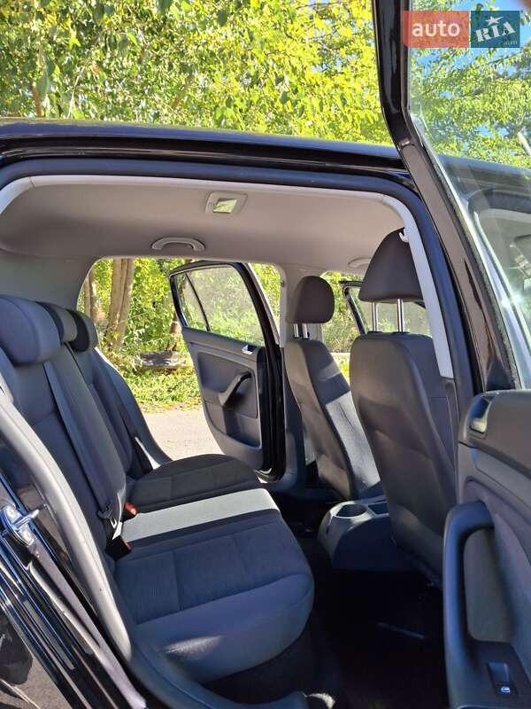 Хэтчбек Volkswagen Golf 2008 в Днепре