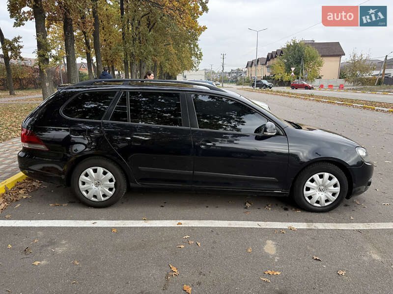 Универсал Volkswagen Golf 2011 в Киеве