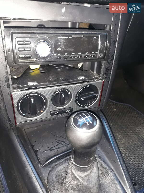 Хэтчбек Volkswagen Golf 1998 в Глухове фото 9 Хэтчбек Volkswagen Golf 1998 в Глухове