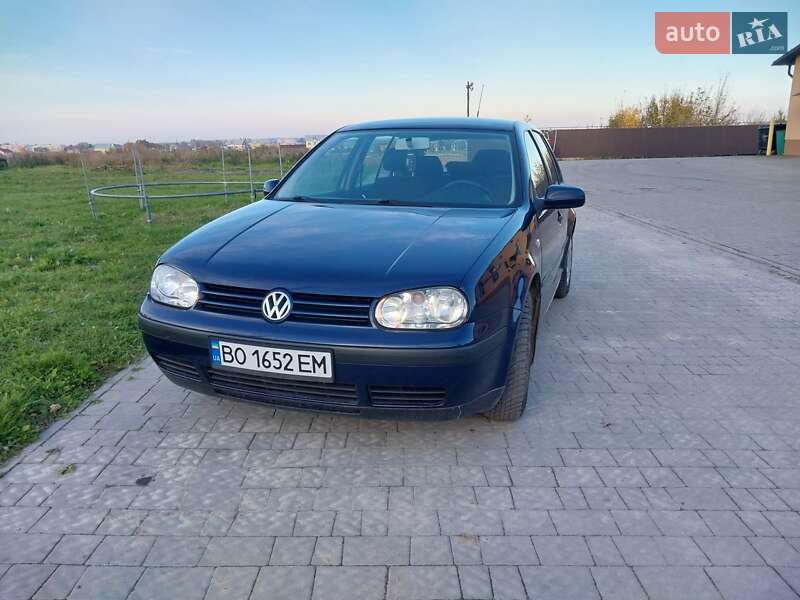 Хэтчбек Volkswagen Golf 2002 в Тернополе