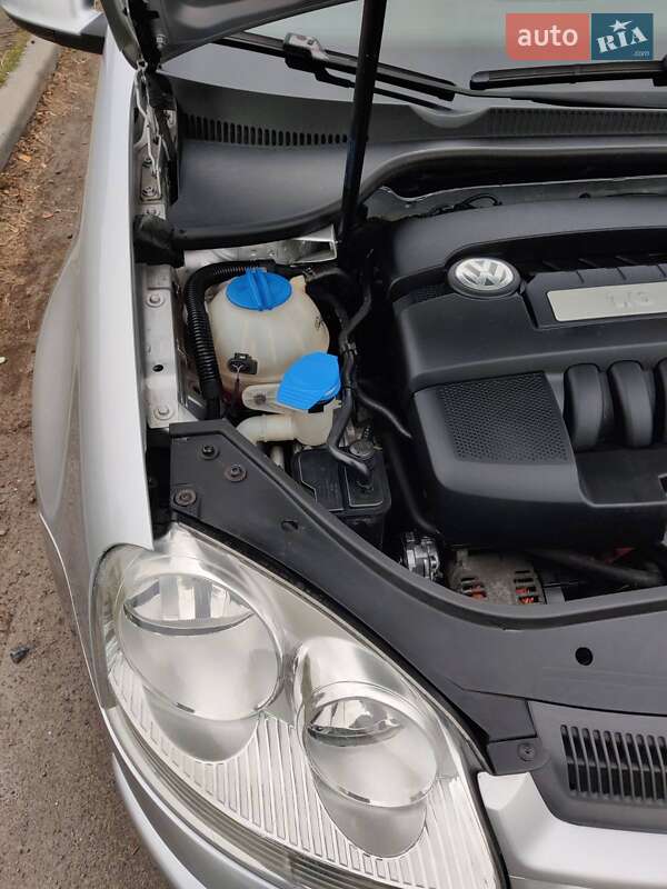 Хэтчбек Volkswagen Golf 2008 в Нежине