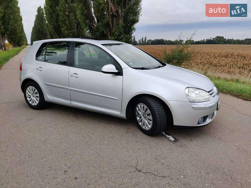 Хэтчбек Volkswagen Golf 2008 в Нежине