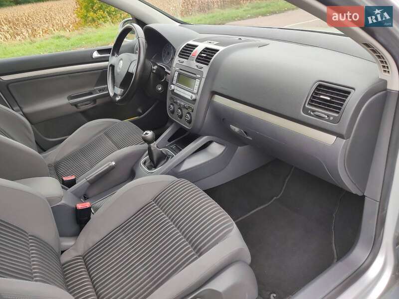 Хэтчбек Volkswagen Golf 2008 в Нежине