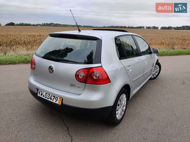 Хэтчбек Volkswagen Golf 2008 в Нежине