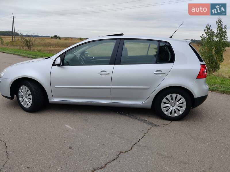 Хэтчбек Volkswagen Golf 2008 в Нежине