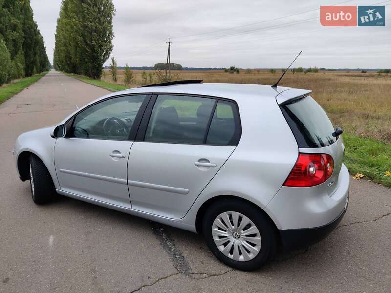 Хэтчбек Volkswagen Golf 2008 в Нежине