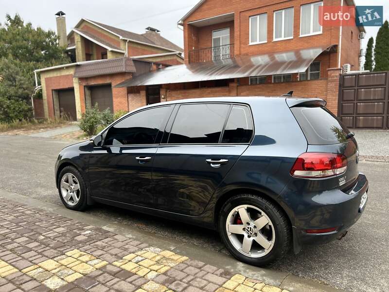 Хэтчбек Volkswagen Golf 2012 в Харькове