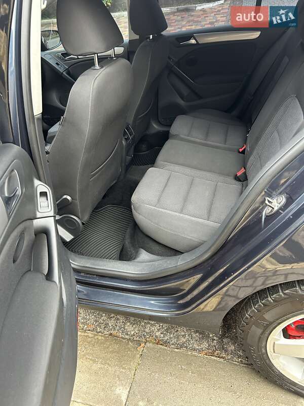 Хэтчбек Volkswagen Golf 2012 в Харькове