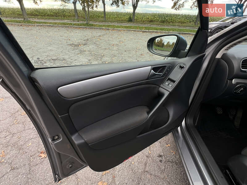 Хэтчбек Volkswagen Golf 2009 в Луцке фото 11 Хэтчбек Volkswagen Golf 2009 в Луцке