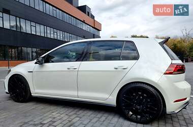 Хэтчбек Volkswagen Golf 2019 в 
