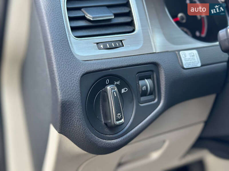 Універсал Volkswagen Golf 2015 в Дніпрі