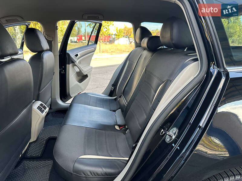 Універсал Volkswagen Golf 2015 в Дніпрі