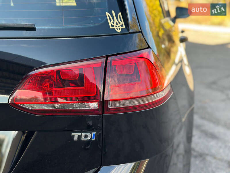 Універсал Volkswagen Golf 2015 в Дніпрі