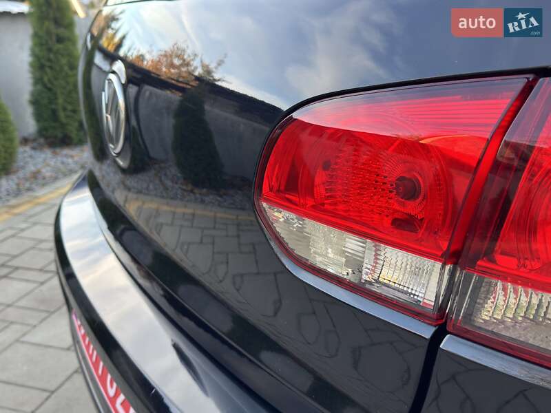 Хэтчбек Volkswagen Golf 2009 в Нововолынске