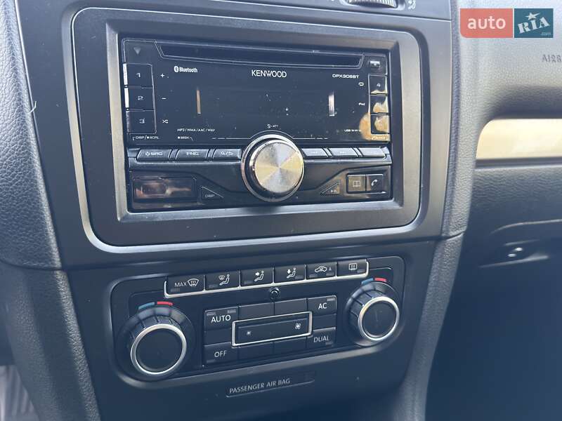 Хэтчбек Volkswagen Golf 2009 в Нововолынске