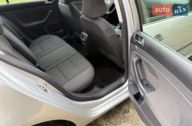 Хэтчбек Volkswagen Golf 2008 в 