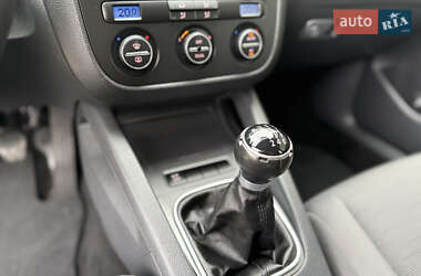 Хэтчбек Volkswagen Golf 2008 в 