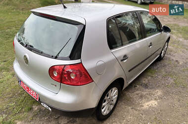 Хэтчбек Volkswagen Golf 2008 в 