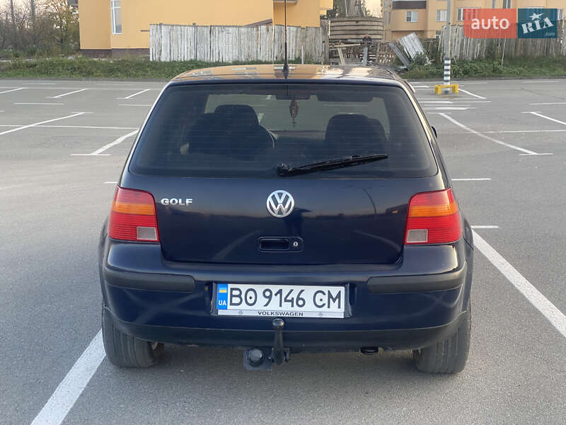 Хэтчбек Volkswagen Golf 2003 в Каменец-Подольском