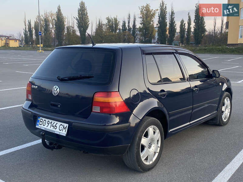 Хэтчбек Volkswagen Golf 2003 в Каменец-Подольском