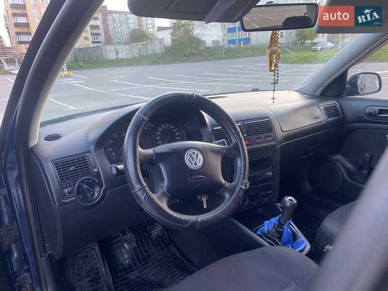 Хэтчбек Volkswagen Golf 2003 в Каменец-Подольском