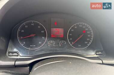 Хэтчбек Volkswagen Golf 2005 в  фото 10 Хэтчбек Volkswagen Golf 2005 в