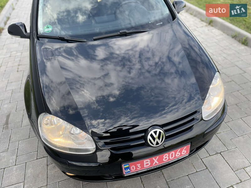 Хетчбек Volkswagen Golf 2008 в Рівному
