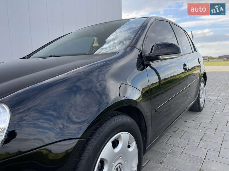 Хетчбек Volkswagen Golf 2008 в Рівному