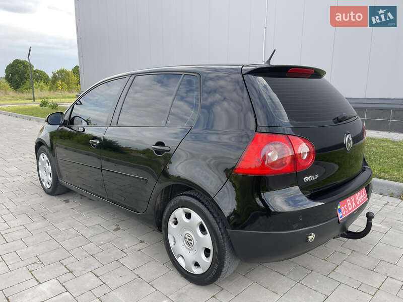 Хетчбек Volkswagen Golf 2008 в Рівному