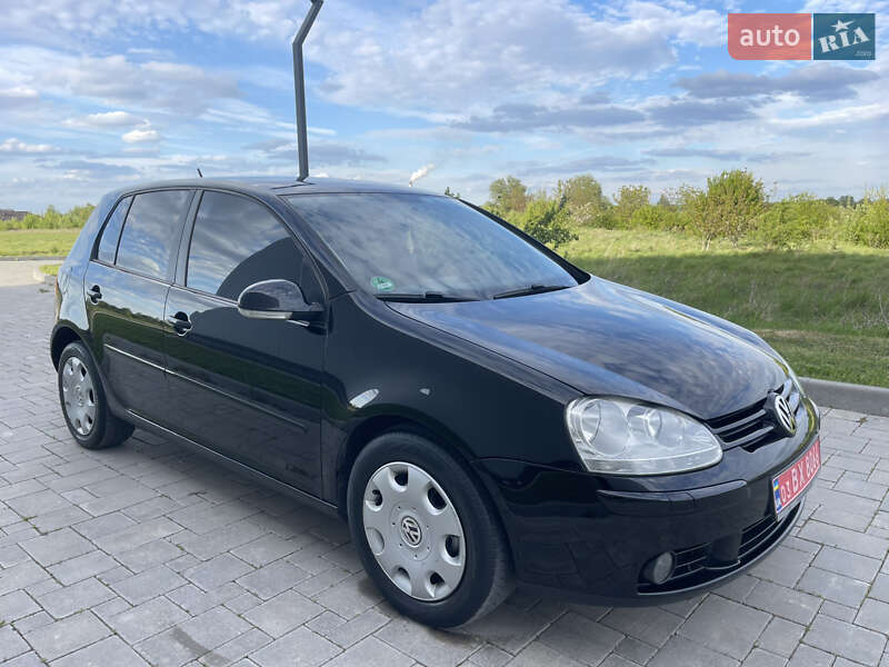 Хетчбек Volkswagen Golf 2008 в Рівному