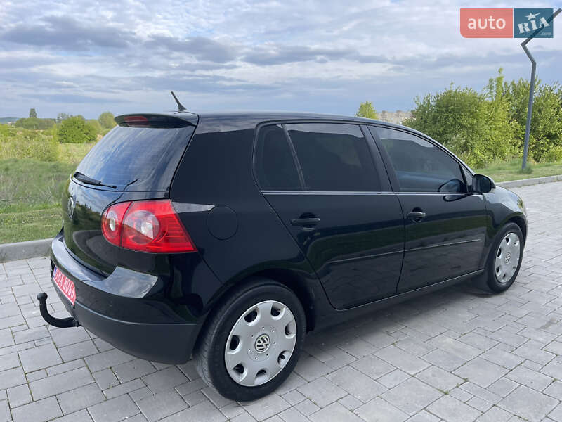 Хетчбек Volkswagen Golf 2008 в Рівному