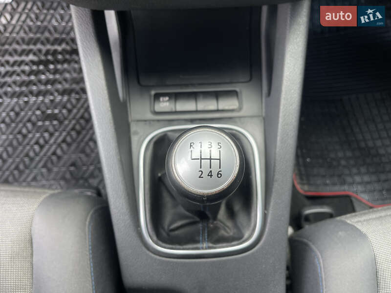 Хетчбек Volkswagen Golf 2008 в Рівному