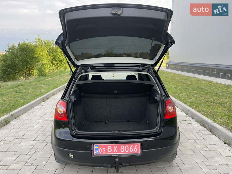 Хетчбек Volkswagen Golf 2008 в Рівному