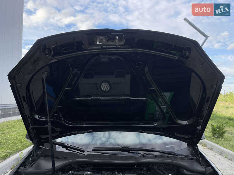 Хетчбек Volkswagen Golf 2008 в Рівному