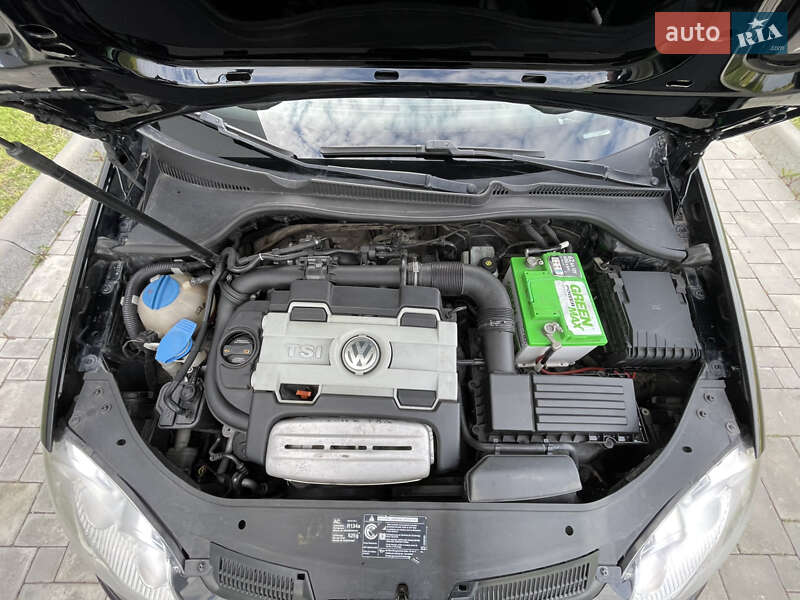 Хетчбек Volkswagen Golf 2008 в Рівному