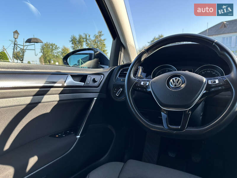 Универсал Volkswagen Golf 2016 в Лопатине фото 20 Универсал Volkswagen Golf 2016 в Лопатине