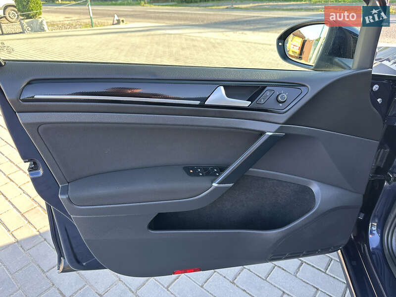 Универсал Volkswagen Golf 2016 в Лопатине фото 24 Универсал Volkswagen Golf 2016 в Лопатине