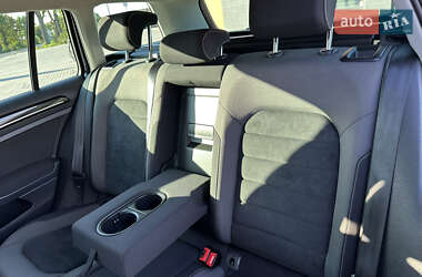 Универсал Volkswagen Golf 2016 в 