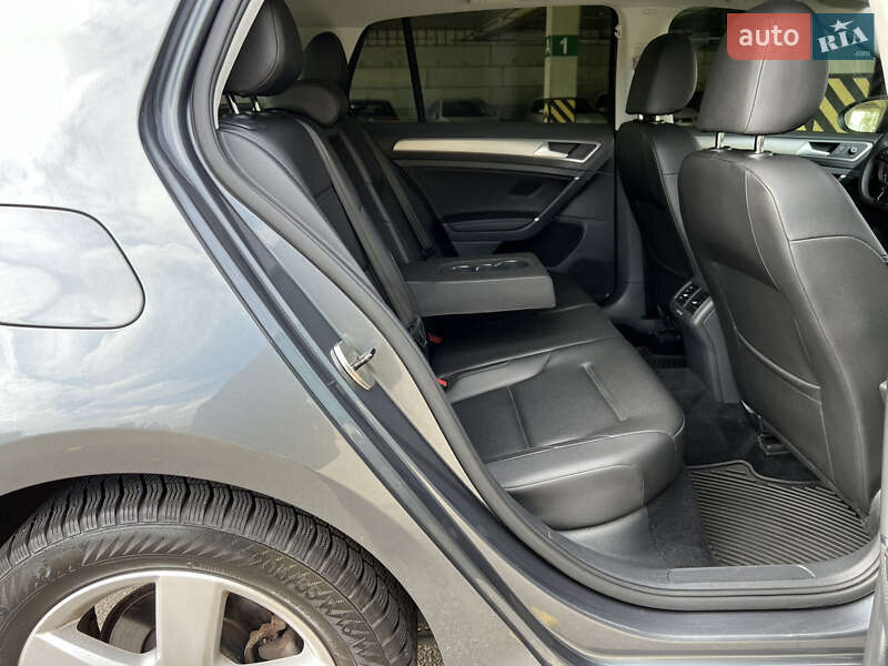 Хетчбек Volkswagen Golf 2015 в Києві фото 53 Хетчбек Volkswagen Golf 2015 в Києві