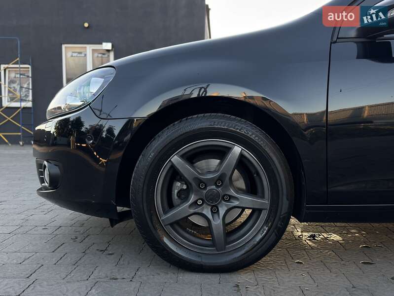 Хетчбек Volkswagen Golf 2010 в Мукачевому