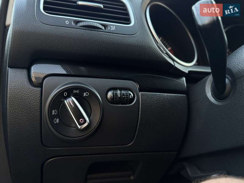 Хетчбек Volkswagen Golf 2010 в Мукачевому