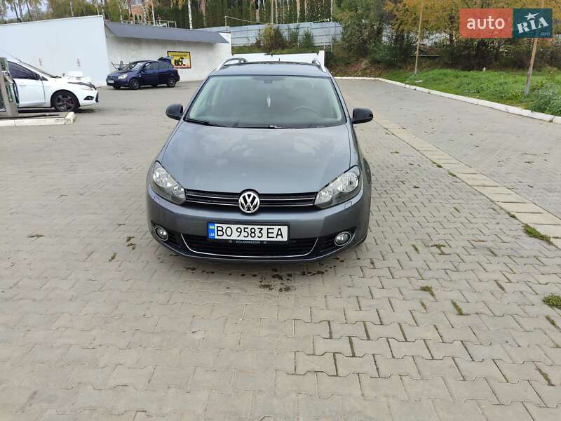 Универсал Volkswagen Golf 2011 в Черновцах
