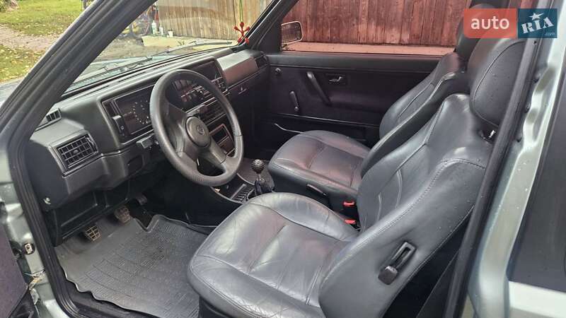 Хэтчбек Volkswagen Golf 1987 в Сосновке
