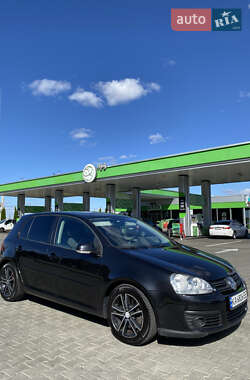 Хэтчбек Volkswagen Golf 2006 в Киеве