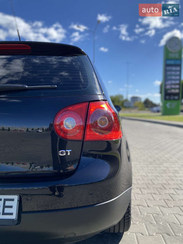 Хетчбек Volkswagen Golf 2006 в Києві