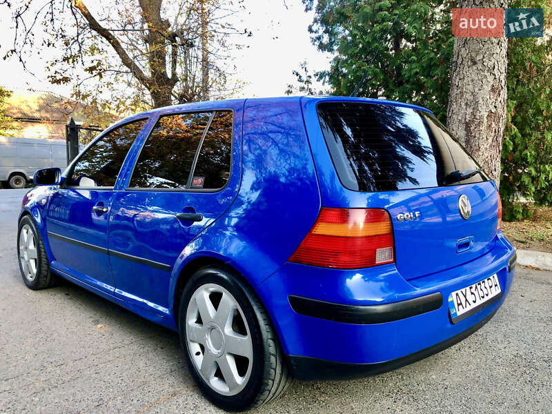 Хэтчбек Volkswagen Golf 2002 в Змиеве